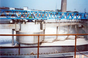 SZG型中心傳動(dòng)刮泥機(jī)